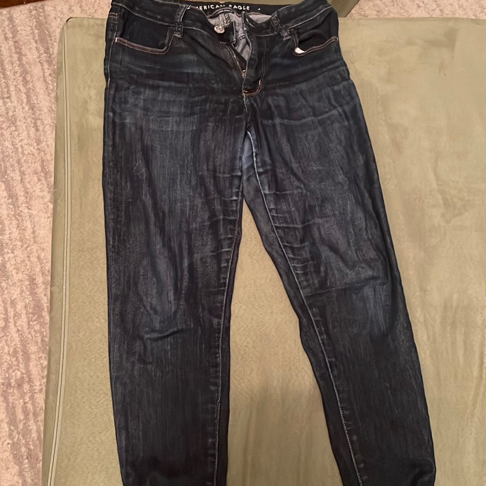 American eagle dark wash worn condition jeans